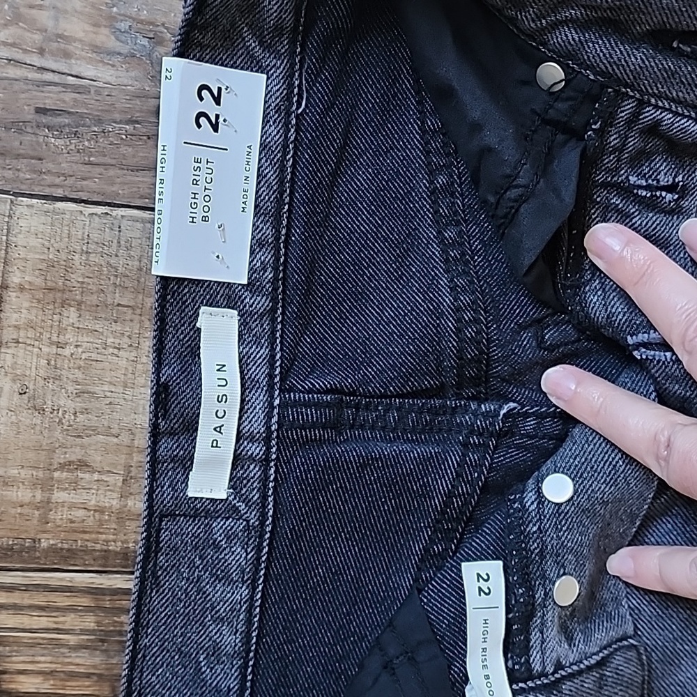 NWT Pacsun High Rise Bootcut Button Fly Jeans Sz 22 - Picture 4 of 7
